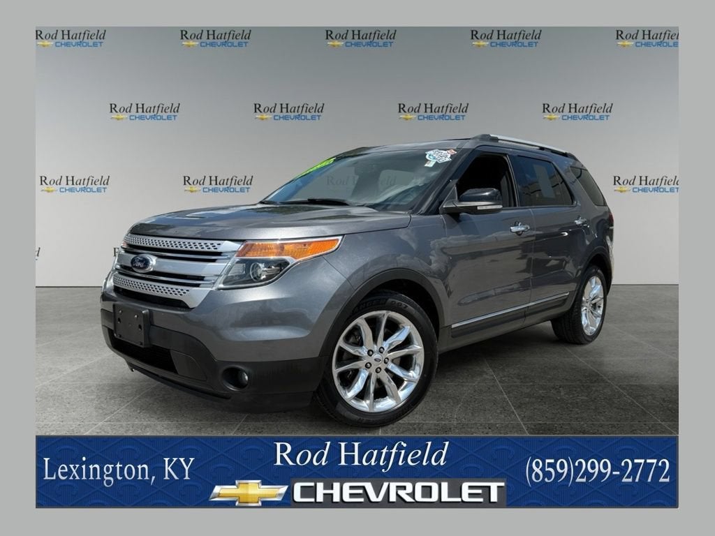 2014 Ford Explorer XLT in Gray — front three-quarter view