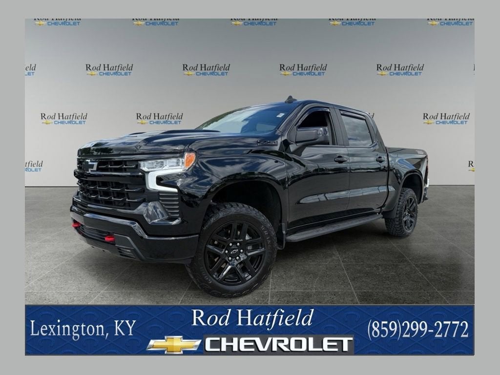 2023 Chevrolet Silverado 1500 LT Trail Boss in Black — front three-quarter view
