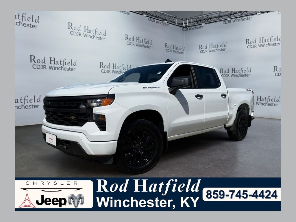 2024 Chevrolet Silverado 1500 Custom in Summit White — front three-quarter view