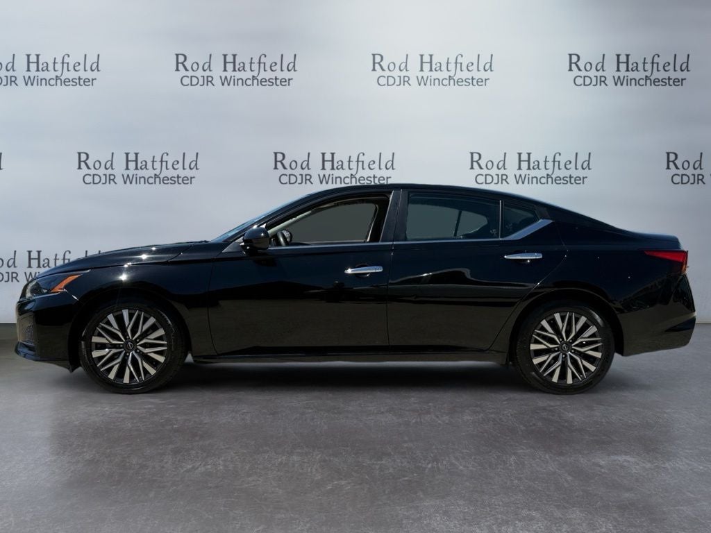 2023 Nissan Altima — side profile view