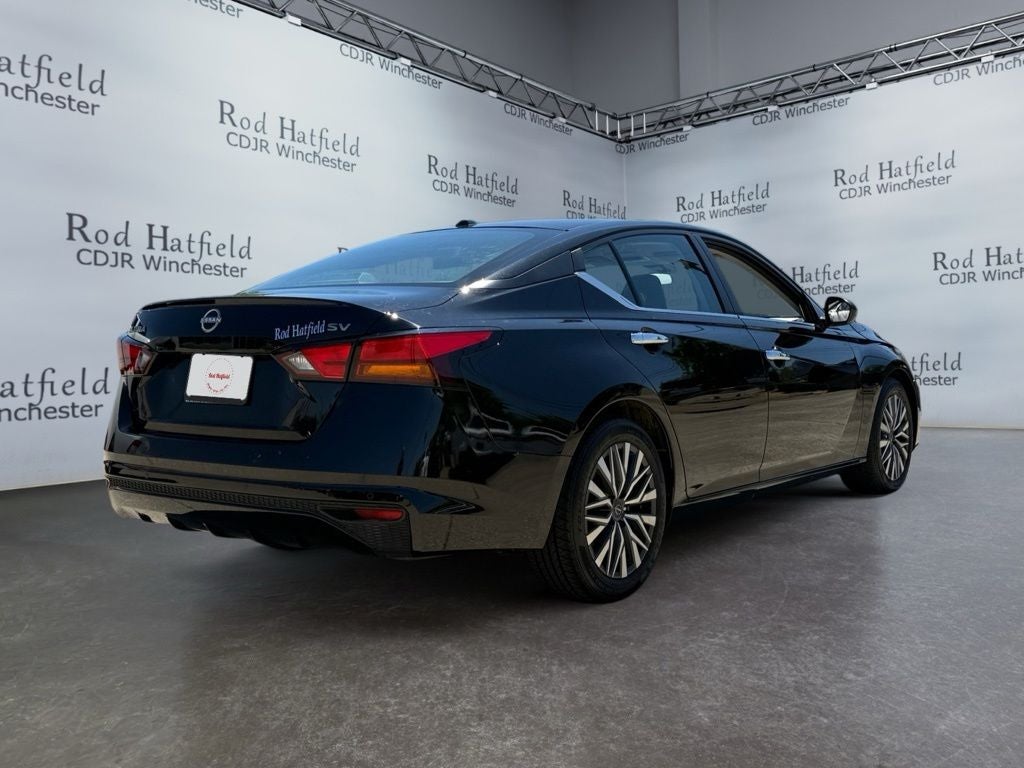 2023 Nissan Altima — detail view