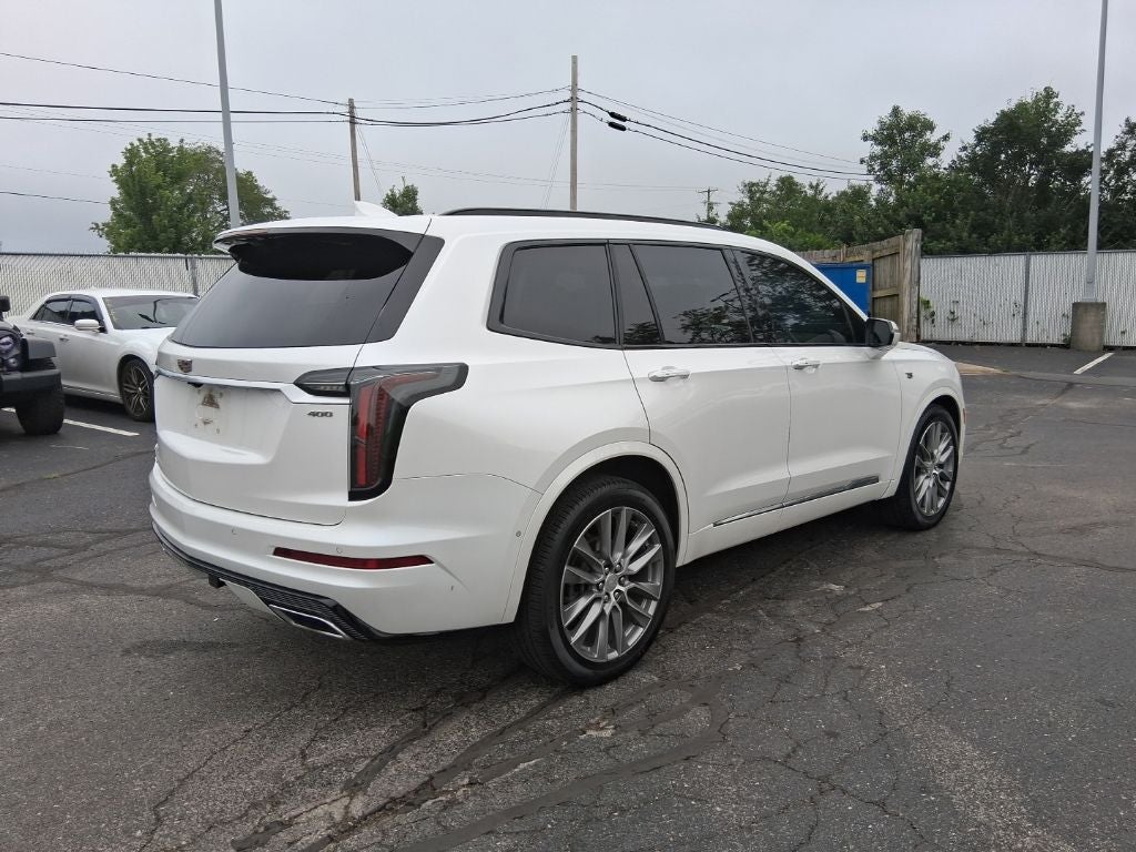 2021 Cadillac XT6 — detail view