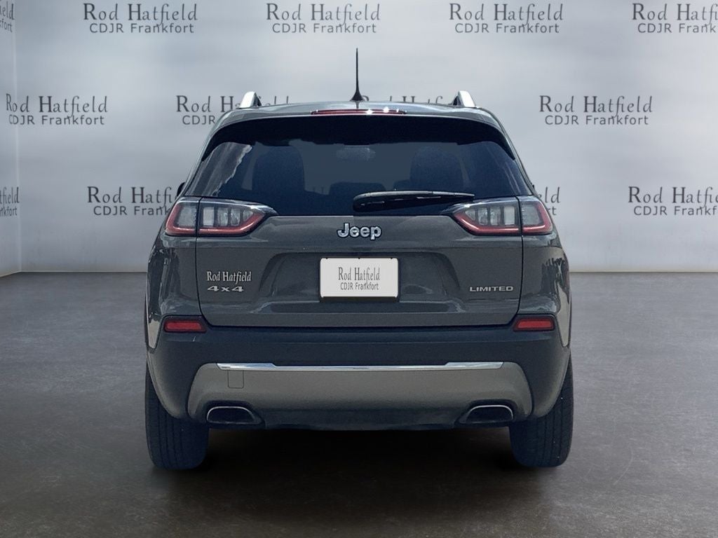 2019 Jeep Cherokee — interior view