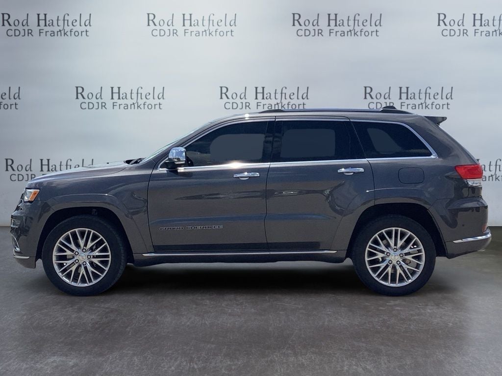2017 Jeep Grand Cherokee — side profile view