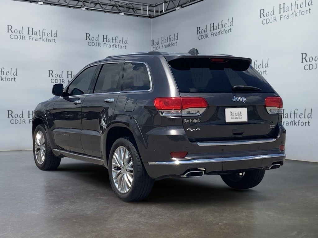 2017 Jeep Grand Cherokee — rear three-quarter view
