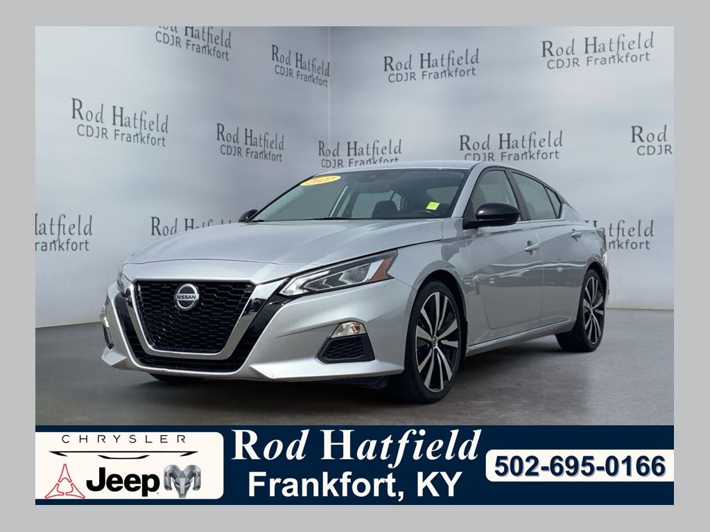 2022 Nissan Altima SR FWD in Brilliant Silver Metallic — front three-quarter view